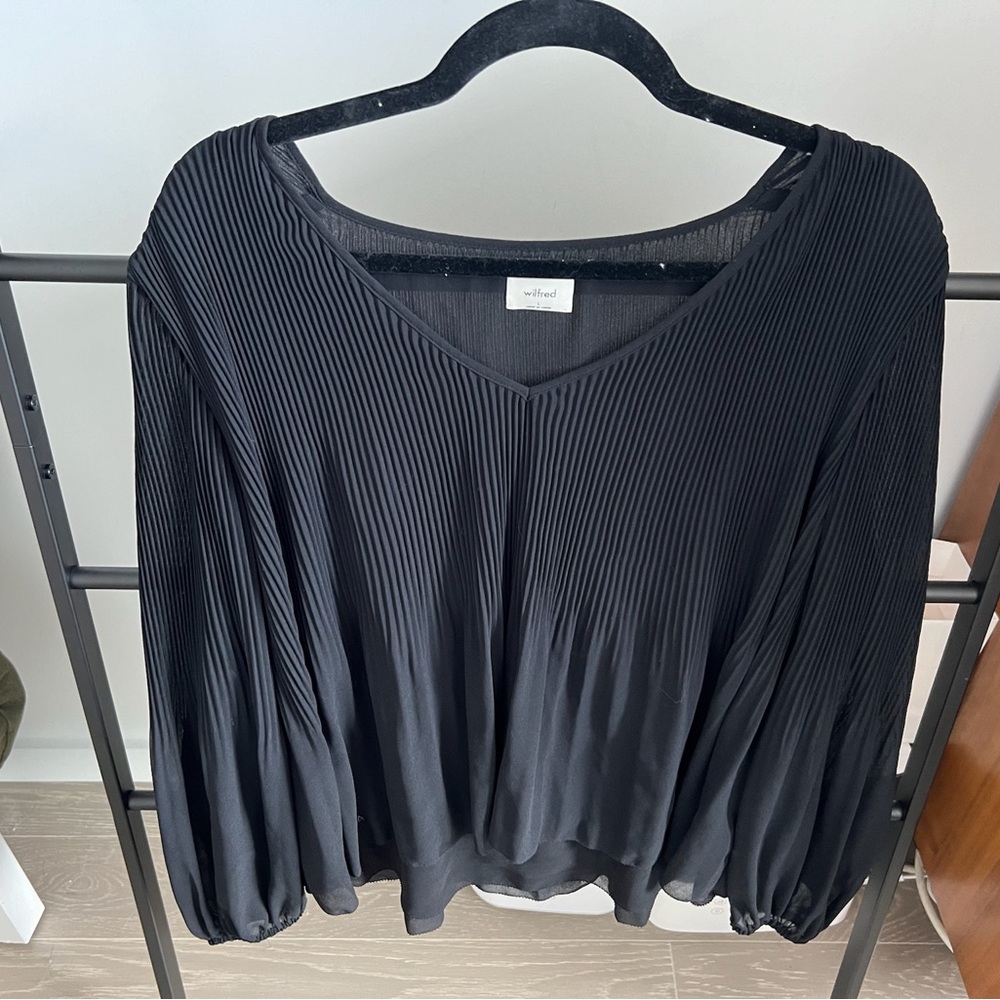 Wilfred Daydreamer v-neck blouse, black